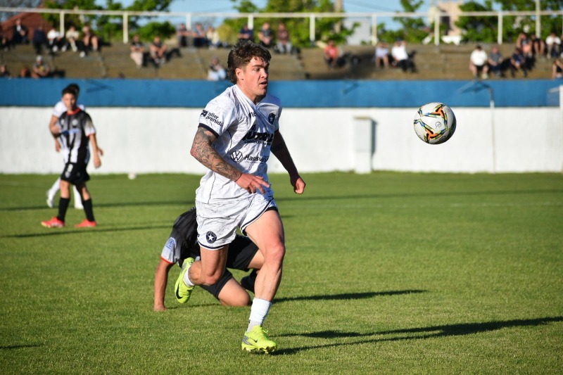 Pablo Mujica volvi a Racing y fue figura en el clsico